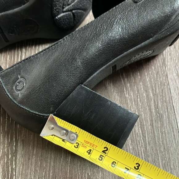 BORN - Picture 15 of 17